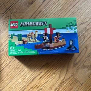 LEGO Minecraft Pirate Ship Voyage Set - Red, Brown, Blue